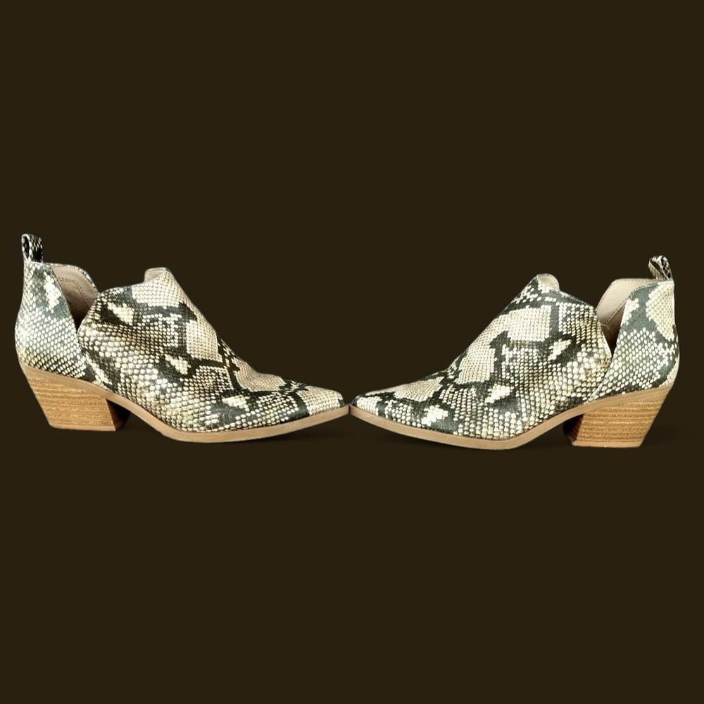 Universal Thread Snakeskin Pattern Ankle Booties - Picture 3 of 14